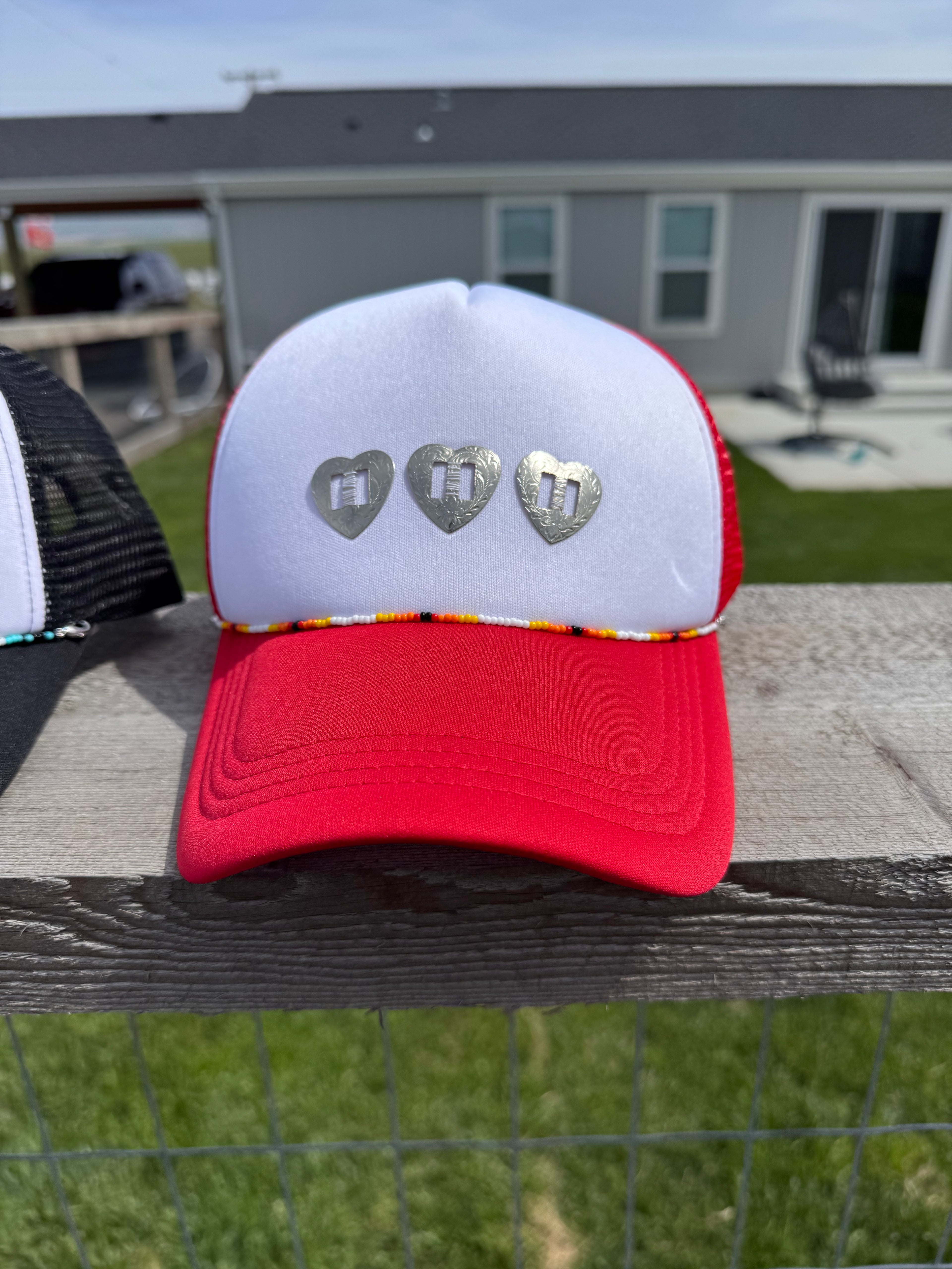 Western conch red hat with beaded chain