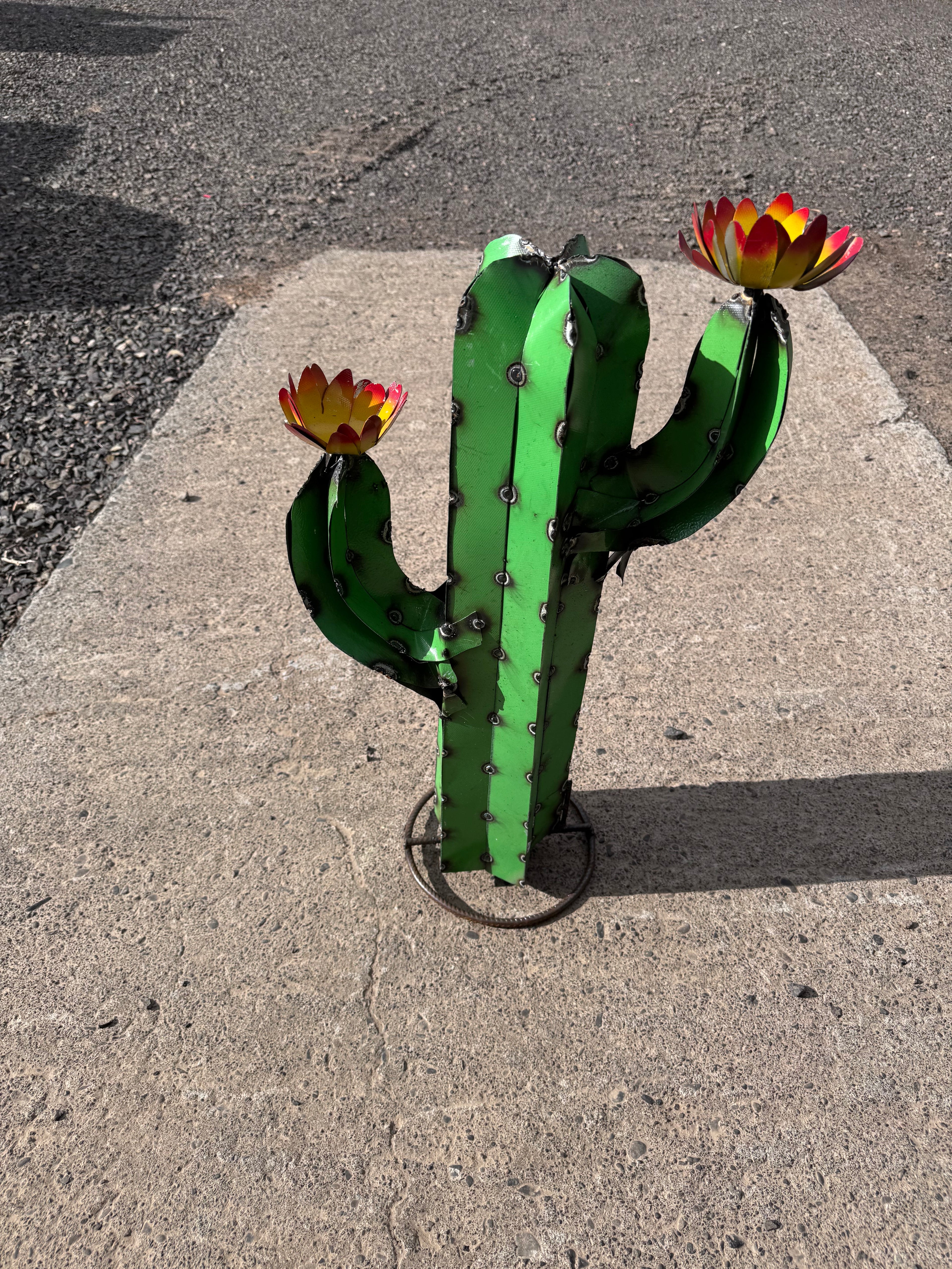 Metal 25 inch small light green cactus