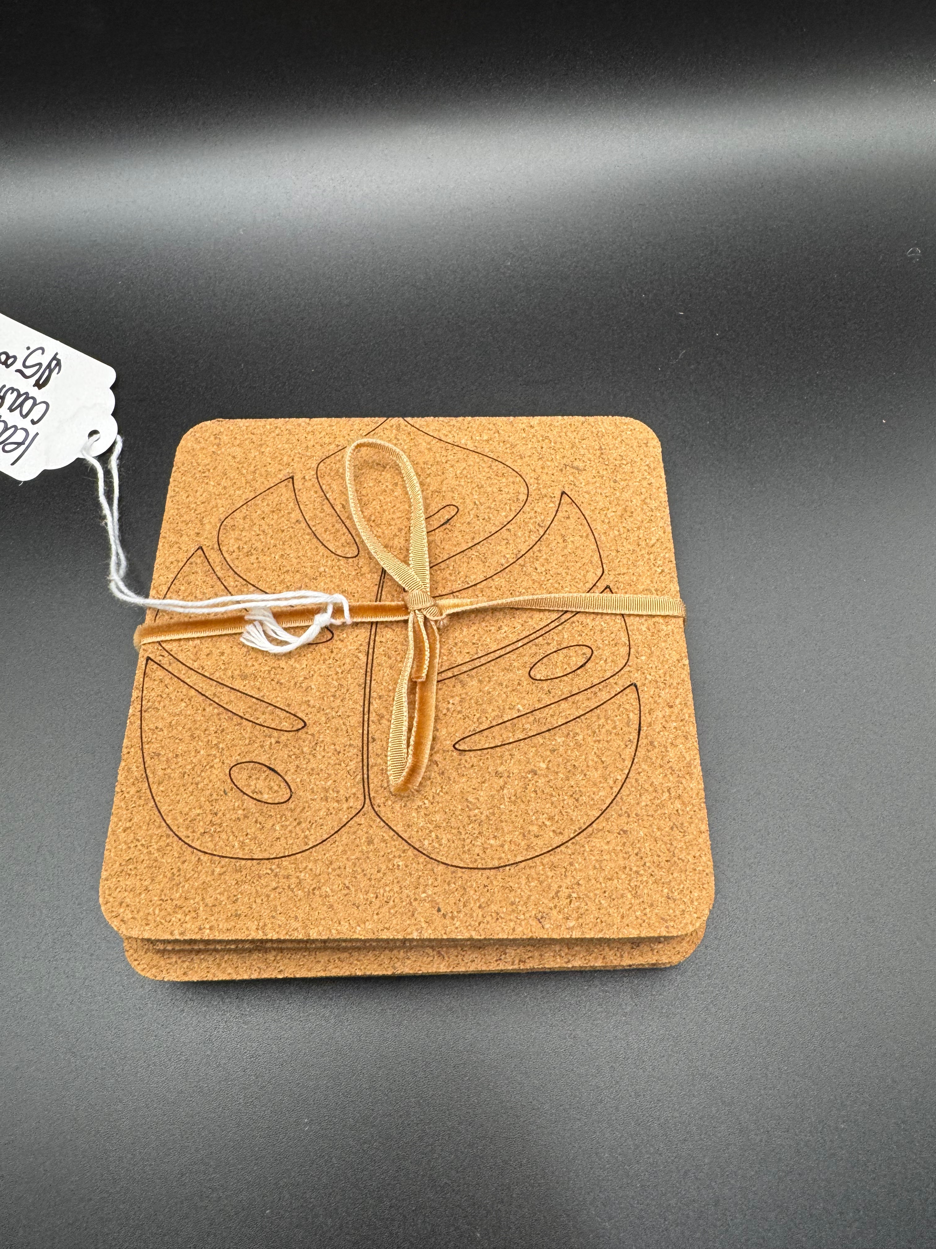 Leaf cork coaster set